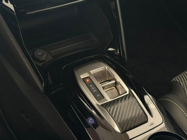 Peugeot 2008 Hybrid 145cv e-DCS6 GT auto - Foto 9