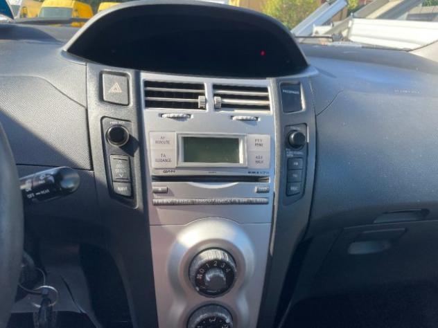 TOYOTA Yaris Verso 1.3i 16V cat Luna '03 rif. 24146070 - Foto 9