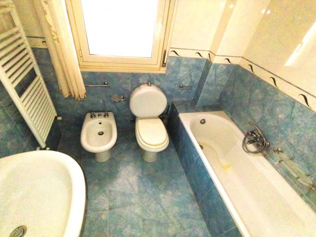 VIA TISIA:PENTAVANI+DOPPI BAGNI,RISTRUTTURATO,FACCIATA APPENA RIFATTA - Foto 5