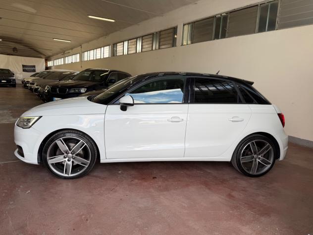 Audi A1 1.6 TDI 116 CV S tronic S-Line - Foto 8