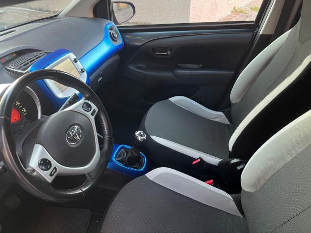 Toyota Aygo 1.0 VVT-i 69 CV 5 porte x-play TSS - Foto 9