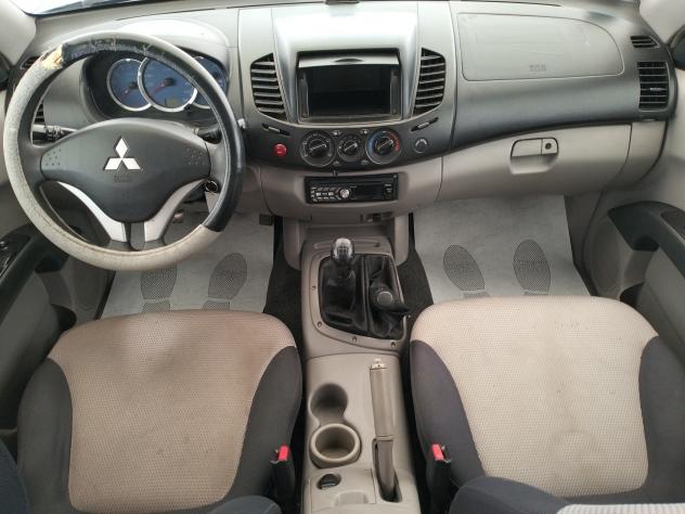 Mitsubishi L200 2.5 136CV Double Cab Invite - Foto 4