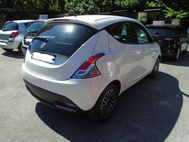 Ypsilon'15 1.2 8V S Momodes. 87000 km E6 OK NEOP - Foto 4