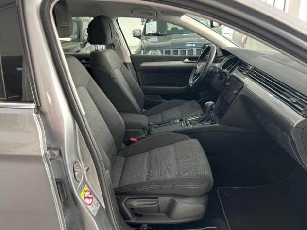 VOLKSWAGEN Passat Variant 2.0 TDI SCR EVO DSG Business rif. 23464793 - Foto 10