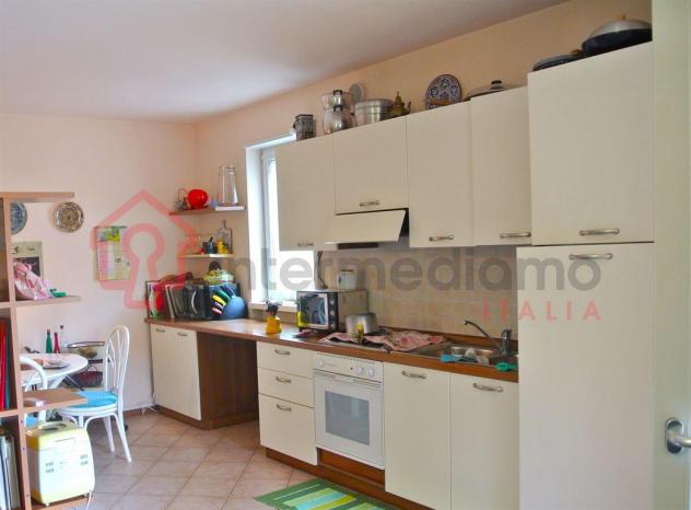 BILOCALE IN VENDITA CON GARAGE E CANTINA - Foto 4