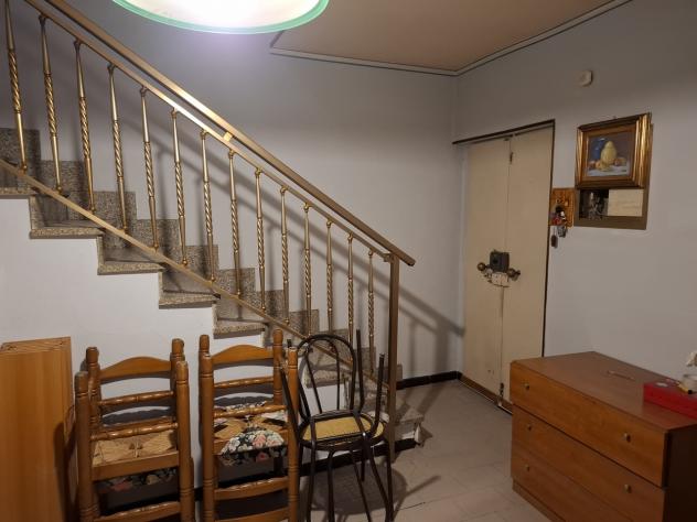 Casa abitabile o piccolo studio per per professionisti. L' immobile è in buono stato e subito abitabile composto al piano terra da un ingresso che fa - Foto 8
