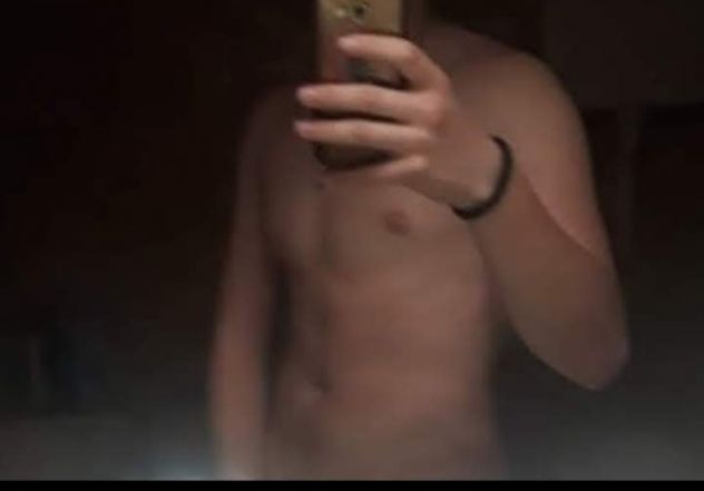 Ragazzo giovane cerca divertimento