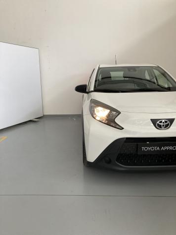 Toyota Aygo X 1.0B (72 CV) Active - Foto 4