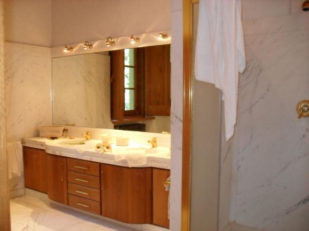 VILLA di 18 vani e di 700 mq (GAMBASSI TERME) rif. G 980 - Foto 19