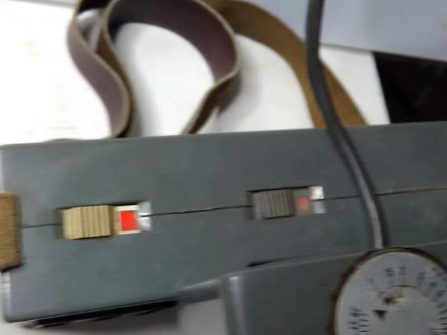 Vecchio flash portatile per fotografi vintage - Foto 8