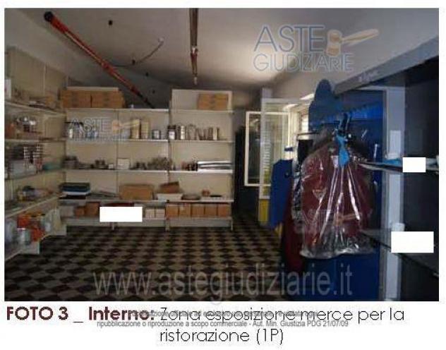 IMMOBILI-IMMOBILE COMMERCIALE-Via S. Nicola dell'Alto, 48, 88900 Crotone KR, Italia - Foto 9