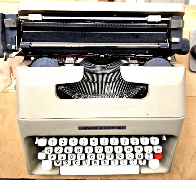 Macchina da scrivere Olivetti lettera 35 i - Foto 2