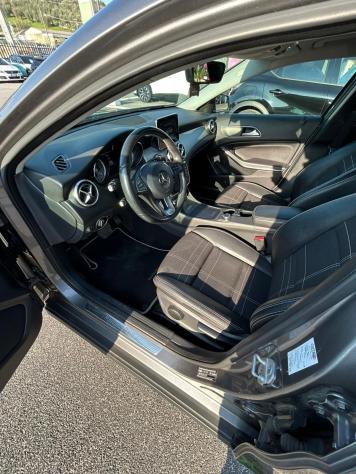 Mercedes-Benz GLA GLA 180 d Automatic Premium - Foto 7