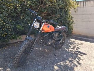 moto scrambler 125