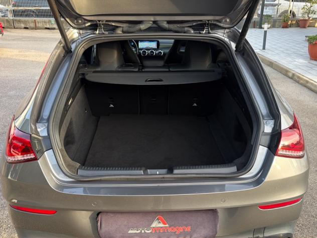 Mercedes-Benz CLA CLA Shooting Brake 200 d Premium - Foto 9