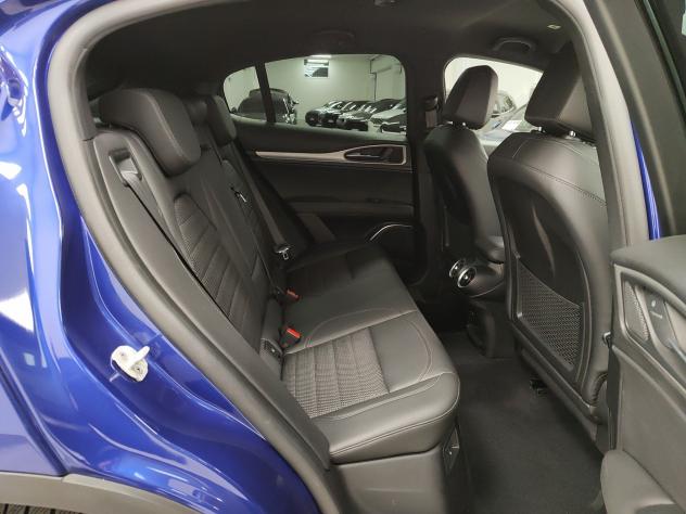 Alfa Romeo Stelvio 2.2 Turbodiesel AT8 Q4 Bi-Xeno Navi BLIS DAB 19” - Foto 7