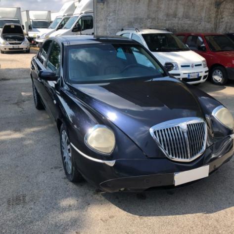 LANCIA Thesis 2.4 JTD 175cv Emblema rif. 10815980 - Foto 3