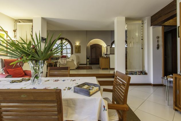 TORRI DI Q. LO: ELEGANTE VILLA CON GIARDINO DI OLTRE MQ. 1.000 - Foto 5