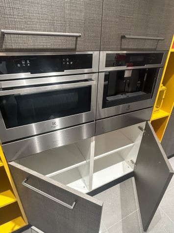 Cucina nuova e moderna completa con isola, elettrodomestici incasso e penisola - Foto 9
