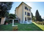 Villa in vendita a Carrara 400 mq  Rif: 741315