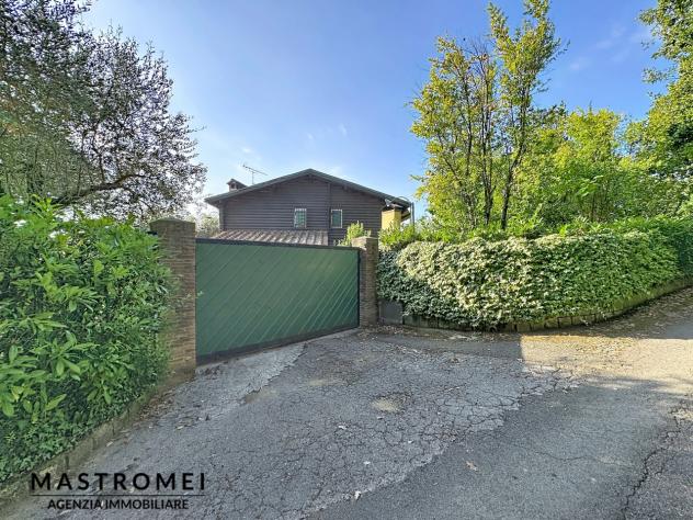 CASA INDIPENDENTE di 6 vani e di 120 mq (MONTECARLO) rif. 3615 - Foto 8