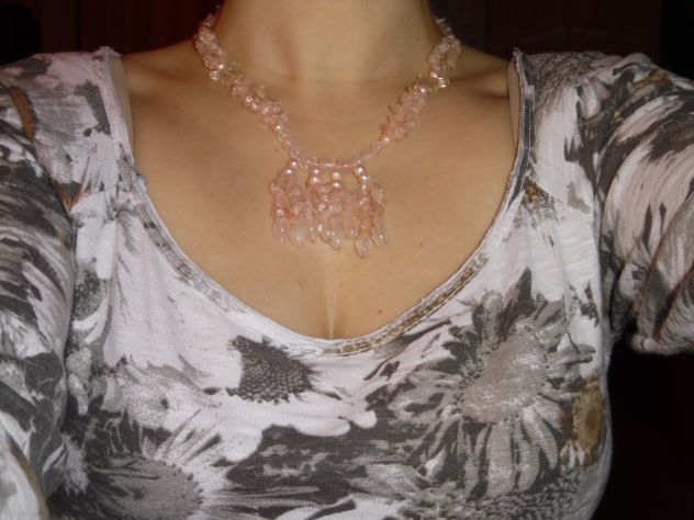 UNA COLLANA NUOVA,DA DONNA/RAGAZZA,TUTTA FATTA CON PERLINE IN VERO QUARZO ROSA C - Foto 6