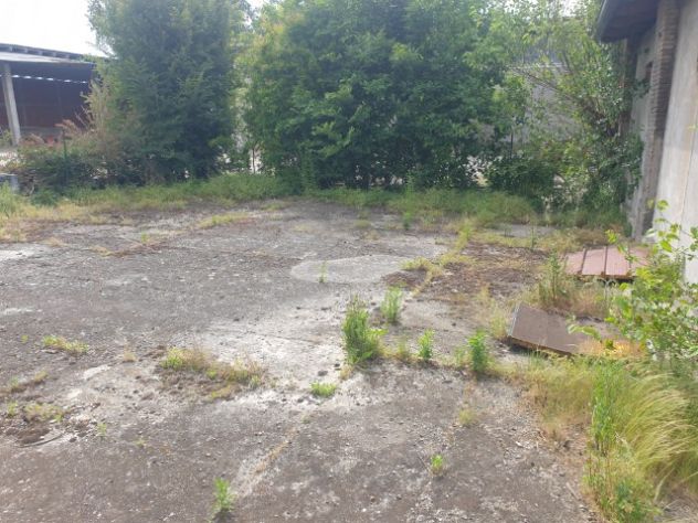 ABITAZIONE PIU' MAGAZZINO ED AREA DI PERTINENZA - Foto 10