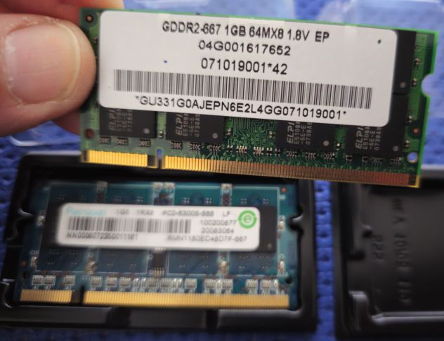 02 banchi di memoria ram DDR2 a 667Mz da 1Gb cadauno per pc portatili - Foto 2
