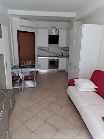 Piazza Napoli moderno ristrutturato climatizzato cabina armadio e box auto - Foto 18