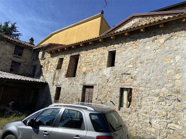 Rustico indipendente con fienile/stalla e giardino - Foto 8