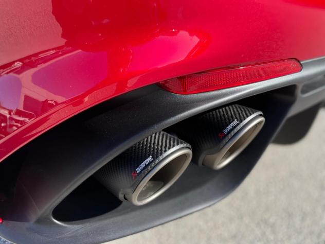 Alfa Romeo Giulia Giulia 2.9 V6 Bi-Turbo AT8 Quadrifoglio - Foto 9