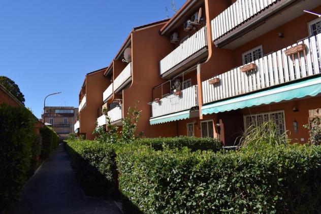 ROMA. Torre Angela, Bellissimo appartamento su tre livelli