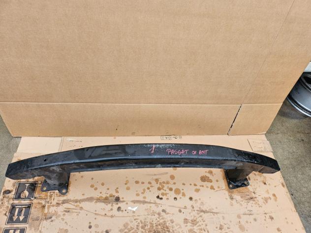 RINFORZO PARAURTI ANTERIORE VOLKSWAGEN Passat Berlina 3° Serie (0005)
