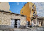 Casa indipendente di 187 m² con 4 locali e box auto in vendita a Catania