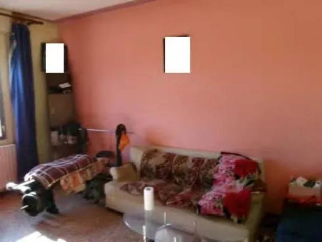 Immobile in asta di 93 m², box auto in vendita a Luzzara - Foto 2