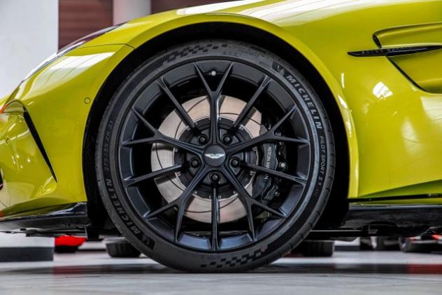 ASTON MARTIN Vantage COUPE'|SPECIAL PAINT|BLACK PACK|21"|360° CAMERA| rif. 23965180 - Foto 8