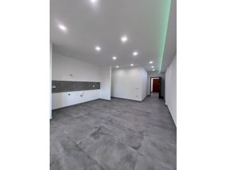 RIF. 561 €700,00 FRONTE VILLAGGIO COPPOLA APPARTAMENTO