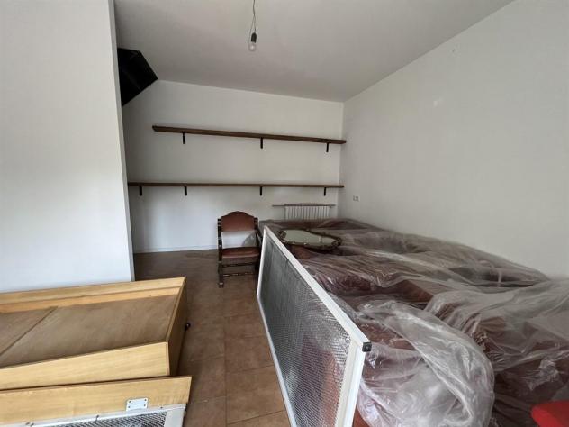 Complesso immobiliare composta da 527 mq di magazzini e 87 mq di abitazione da ristrutturare - Foto 11