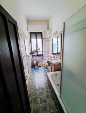 Orvieto centro - Appartamento con ingresso indipendente completato da balcone, magazzino e terrazze condivise in vendita in posizione centrale - Foto 6