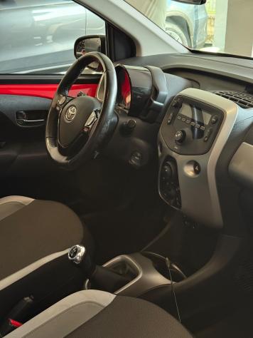 Toyota Aygo 1.0 VVT-i 69 CV 5 porte x-cool - Foto 9