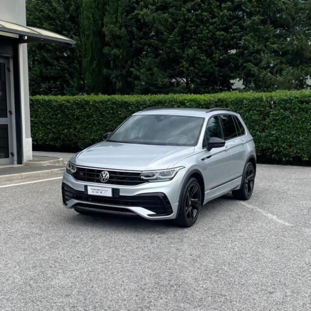 VOLKSWAGEN Tiguan 2.0 TDI SCR DSG R-Line 110KW/150CV rif. 23877657 - Foto 3