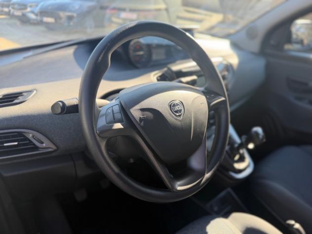 Lancia Ypsilon 1.0 FireFly 5 porte S&S Hybrid Ecochic Silver - Foto 8