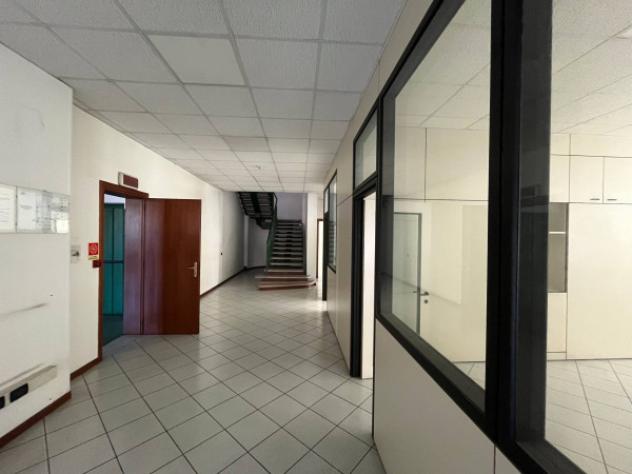 Immobile di 1500 m² con più di 5 locali in affitto a Brescia - Foto 3