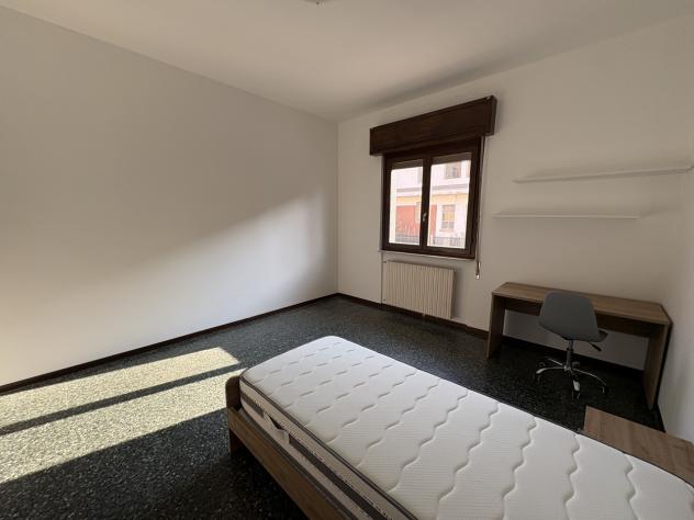 Stanza in appartamento in affitto a Novara - Foto 4