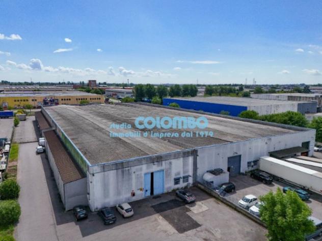Immobile di 3200 m² con 5 locali in vendita a Brescia