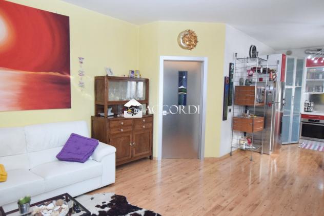 APPARTAMENTO INDIPENDENTE di 3 vani e di 110 mq (ISTRANA) rif. SW185 - Foto 9