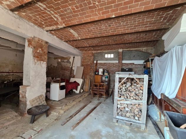 Cascina piemontese libera su tre lati con terreno - Foto 8