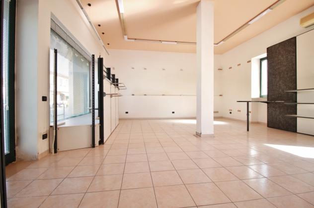 Locale commerciale in affitto a Sarego