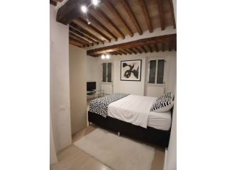 camera con bagno privato in centro storico, appartamento ristrutturato