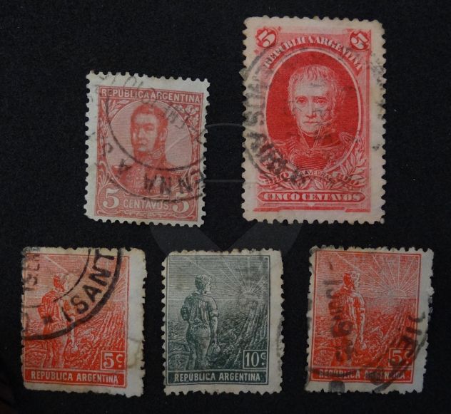 ARGENTINA 1892-1972 Lotto di 28 francobolli - Foto 2